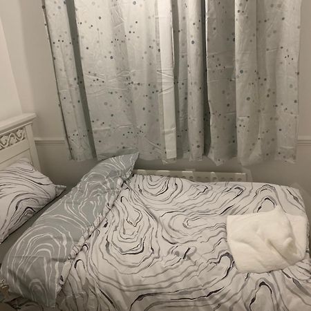 At Apex House Single Room Horndon-on-the-Hill Kültér fotó
